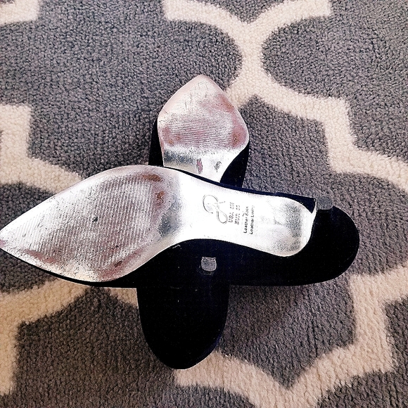 Adrianna Papel Havana Navy Velvet Heels - Picture 7 of 8